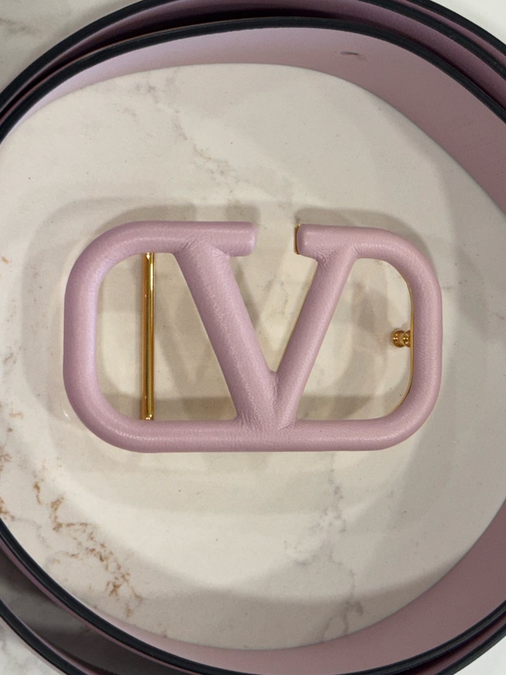Valentino VLogo Water Lilac Leather Belt with Gold-Tone Hardware - Picture 2 of 7